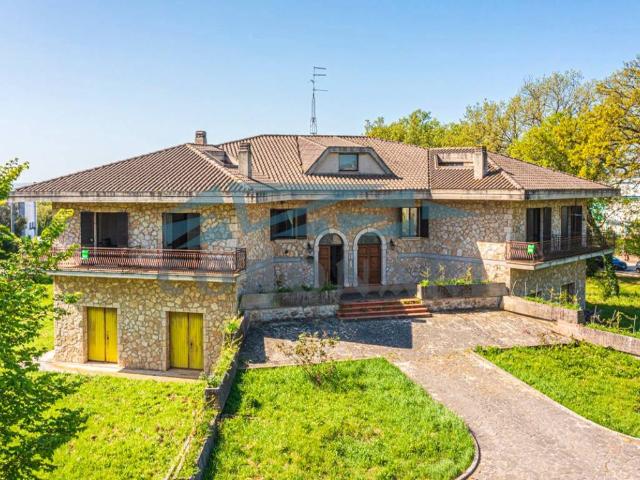 Villa Indipendente in vendita a Colpetrazzo, Umbria