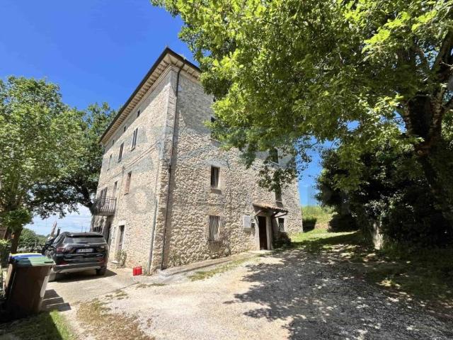 Villa Indipendente in vendita a Colpetrazzo, Umbria