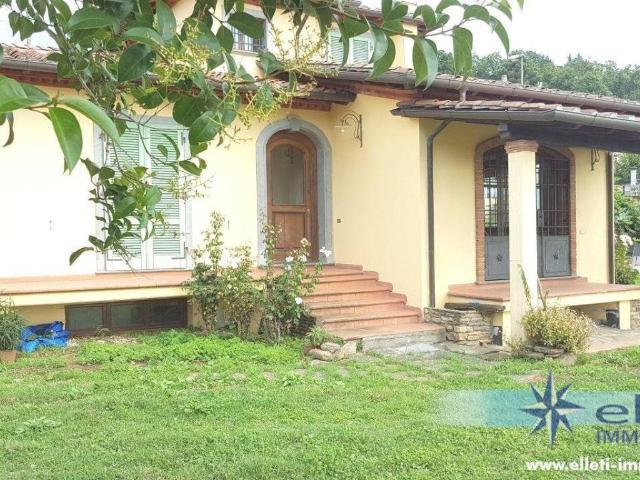 Villa Indipendente in vendita a San Carlo, Marina Di Massa