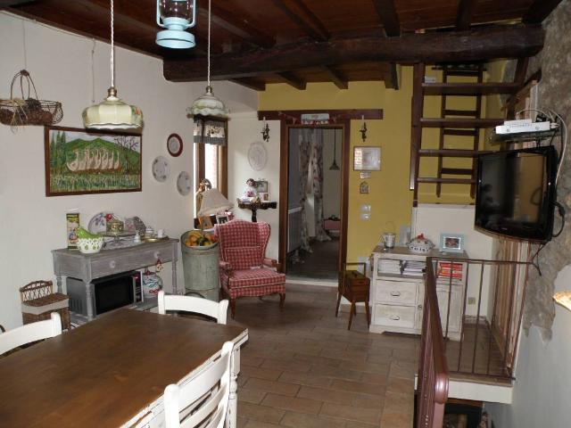 Villa Indipendente in vendita a Marina Di Massa, Toscana