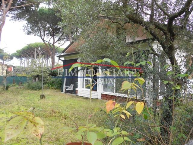 Villa Indipendente in vendita a Casone, Marina Di Massa