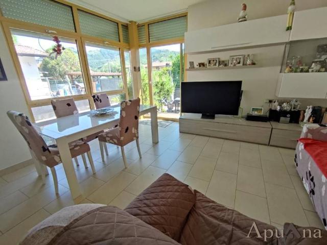 Villa Indipendente in vendita a San Lorenzo, Marina Di Massa