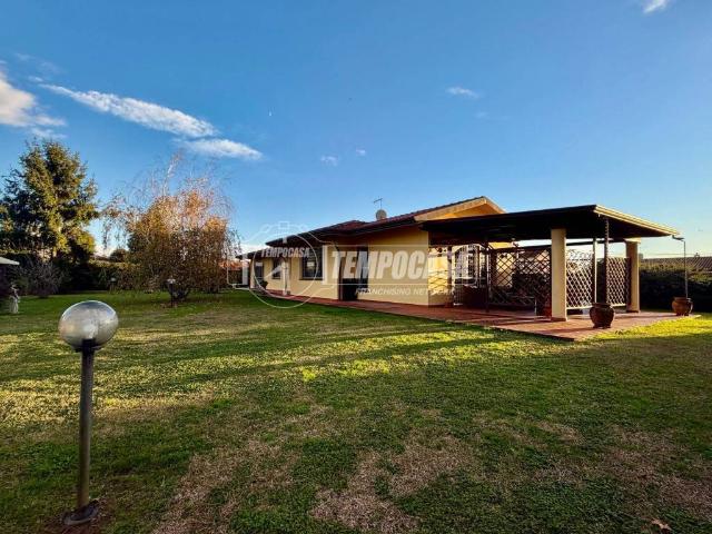 Villa Indipendente in vendita a Poggiolo, Marina Di Massa