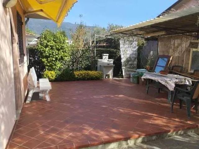 Villa Indipendente in vendita a Romagnano, Marina Di Massa