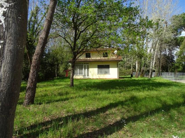 Villa Indipendente in vendita a Poveromo, Marina Di Massa