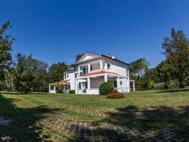 Villa Indipendente in vendita a Poveromo, Marina Di Massa