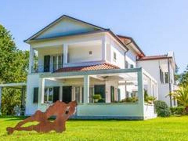 Villa Indipendente in vendita a Poveromo, Marina Di Massa