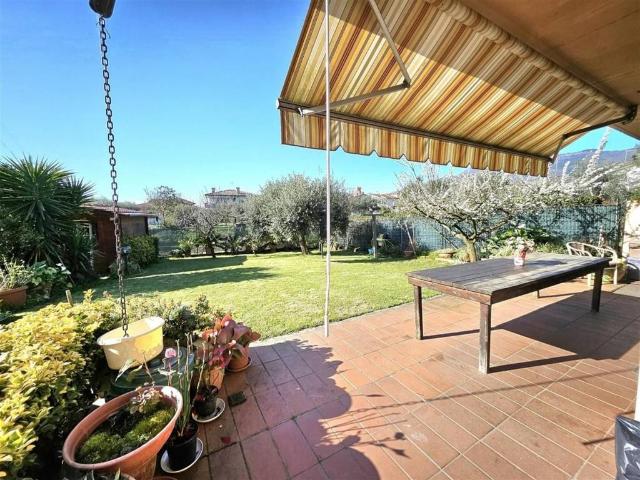 Villa Indipendente in vendita a Quercioli, Marina Di Massa