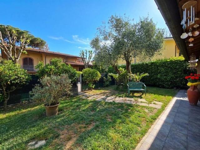 Villa Indipendente in vendita a Poveromo, Marina Di Massa