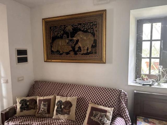Villa Indipendente in vendita a Ca' di Cecco, Marina Di Massa