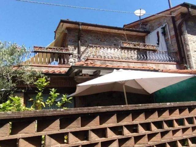 Villa Indipendente in vendita a Quercioli, Marina Di Massa