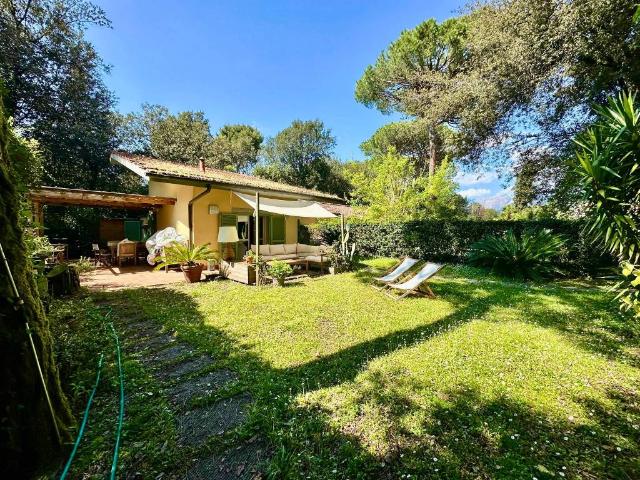 Villa Indipendente in vendita a Poveromo, Marina Di Massa
