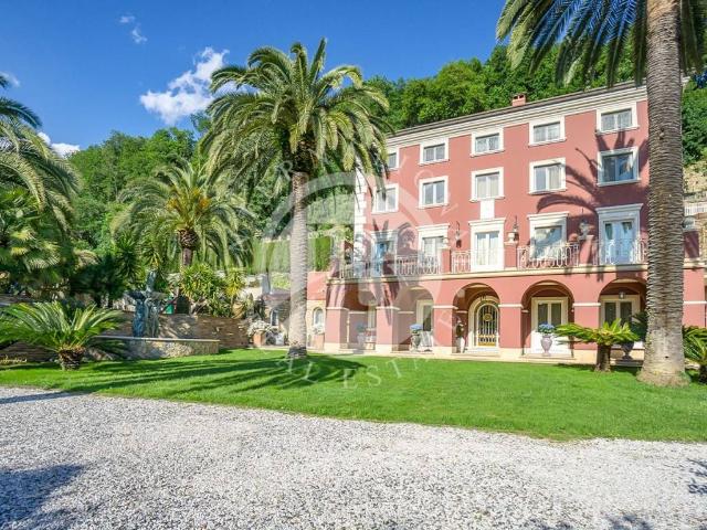 Villa Indipendente in vendita a San Carlo, Marina Di Massa