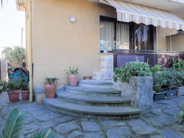 Villa Indipendente in vendita a Marina di Massa, Marina Di Massa