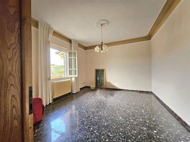 Villa Indipendente in vendita a Romagnano, Marina Di Massa