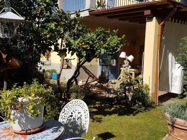 Villa Indipendente in vendita a Marina Di Massa, Toscana