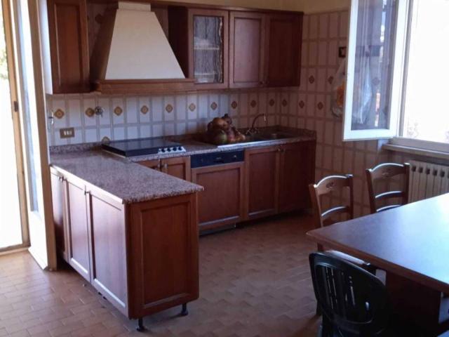 Villa Indipendente in vendita a Marina Di Massa, Toscana