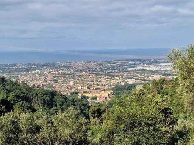Villa Indipendente in vendita a San Carlo, Marina Di Massa