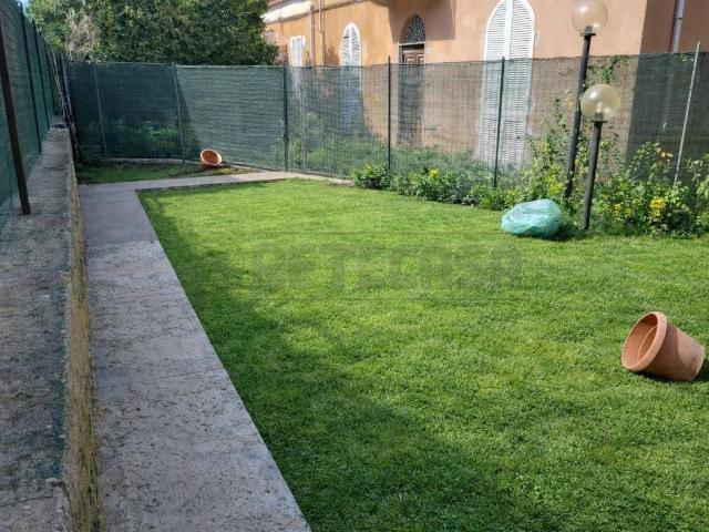 Villa Indipendente in vendita a Volpigliano, Massa
