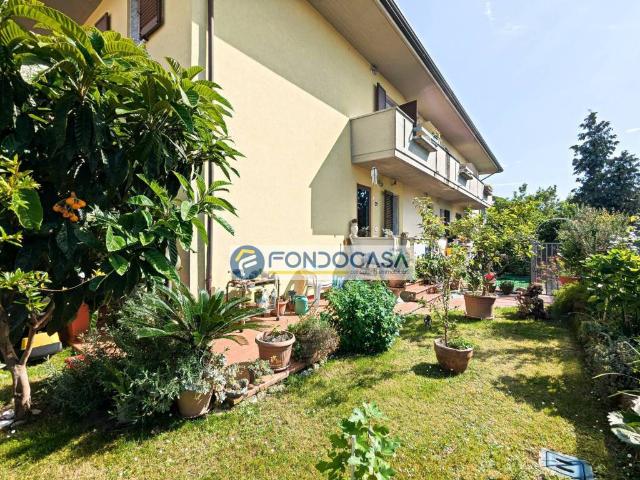 Villa Indipendente in vendita a Marina di Massa, Marina Di Massa