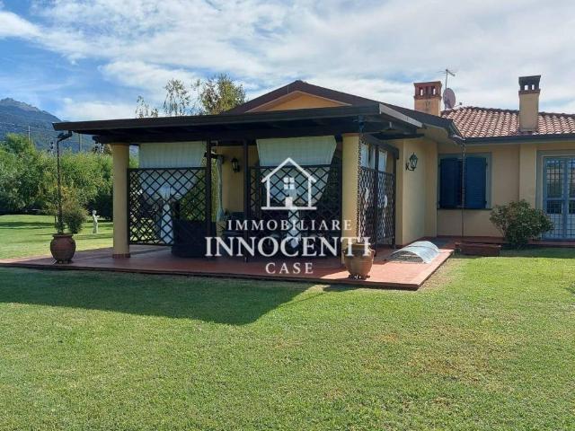 Villa Indipendente in vendita a Poggiolo, Marina Di Massa