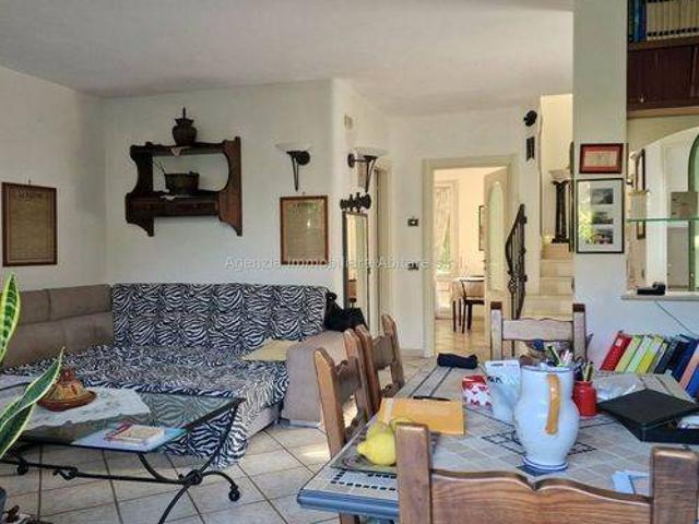 Villa Indipendente in vendita a Marina Di Massa, Toscana