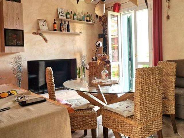 Villa Indipendente in vendita a Rinchiostra, Marina Di Massa