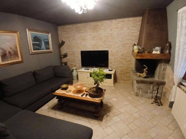 Villa Indipendente in vendita a Ca' di Cecco, Marina Di Massa
