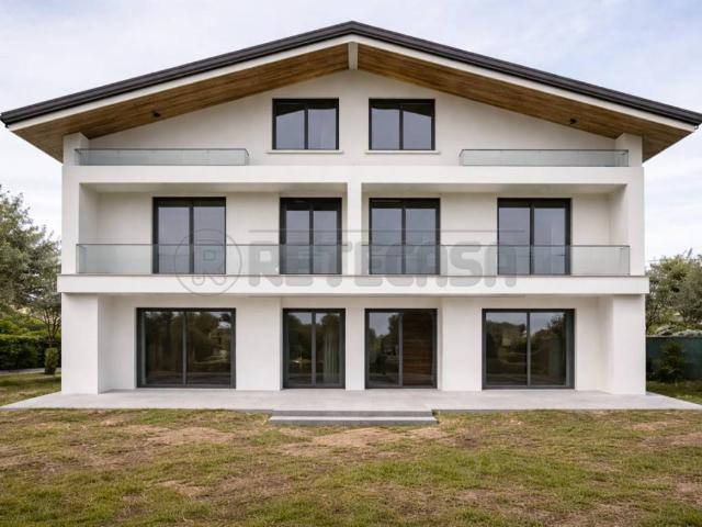 Villa Indipendente in vendita a Rinchiostra, Marina Di Massa