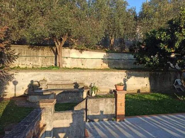 Villa Indipendente in vendita a San Carlo, Marina Di Massa