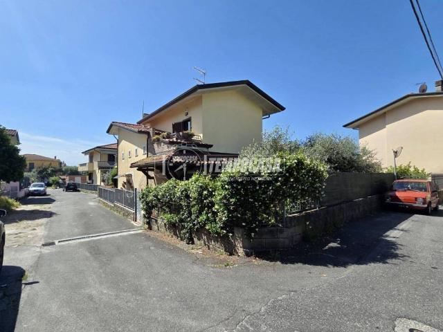Villa Indipendente in vendita a Castagnola, Marina Di Massa