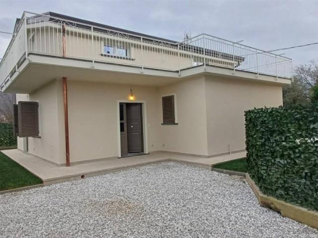 Villa Indipendente in vendita a Rinchiostra, Marina Di Massa