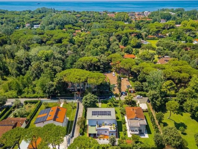 Villa Indipendente in vendita a Ronchi, Marina Di Massa