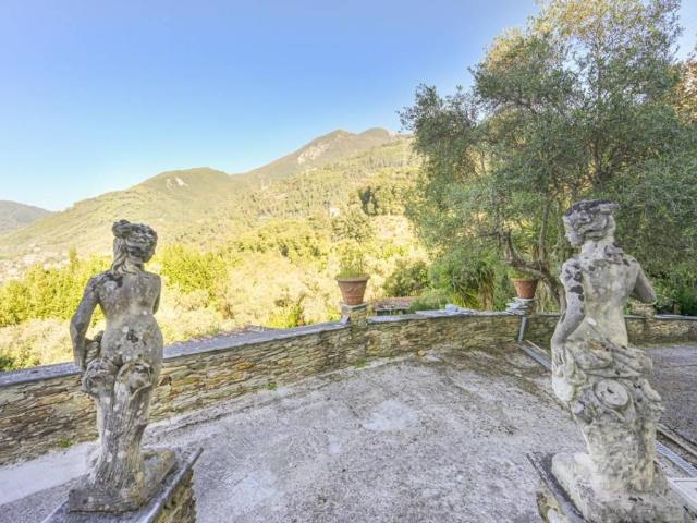 Villa Indipendente in vendita a San Carlo, Marina Di Massa