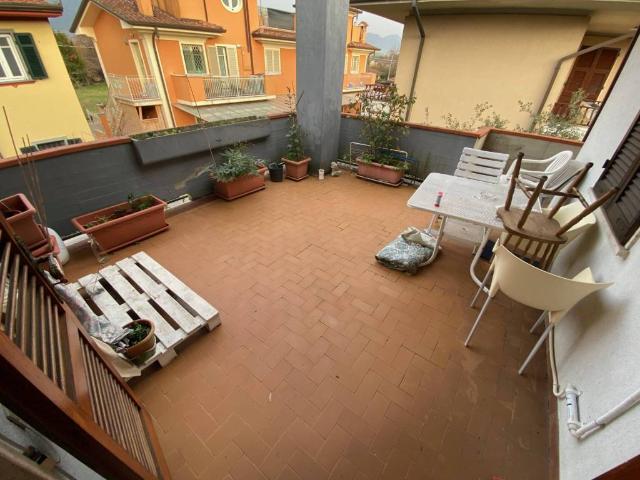 Villa Indipendente in vendita a Marina di Massa, Marina Di Massa