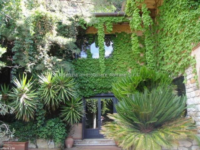 Villa Indipendente in vendita a San Carlo, Marina Di Massa