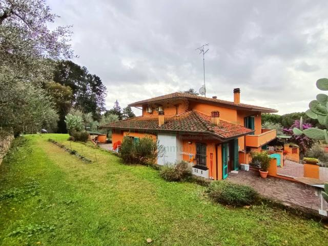 Villa Indipendente in vendita a Massarosa, Toscana