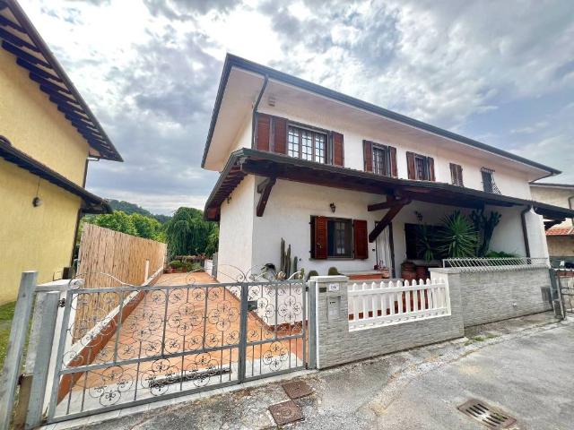 Villa Indipendente in vendita a Massarosa, Toscana
