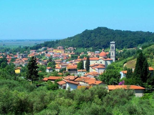 Villa Indipendente in vendita a Massarosa, Toscana