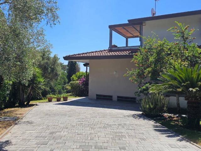 Villa Indipendente in vendita a Massarosa, Toscana