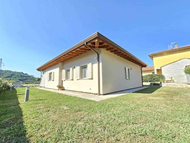 Villa Indipendente in vendita a Massarosa, Toscana