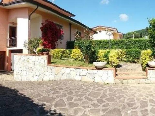 Villa Indipendente in vendita a Massarosa, Toscana