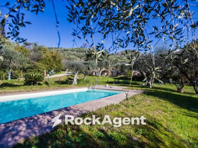 Villa Indipendente in vendita a Pian del Quercione, Massarosa