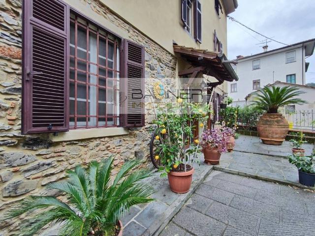 Villa Indipendente in vendita a Pitoro, Massarosa