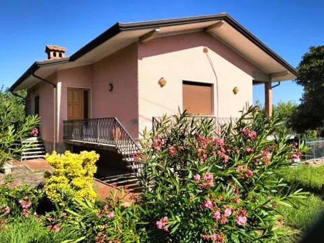 Villa Indipendente in vendita a Massarosa, Toscana