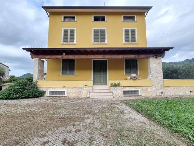 Villa Indipendente in vendita a Bozzano, Massarosa