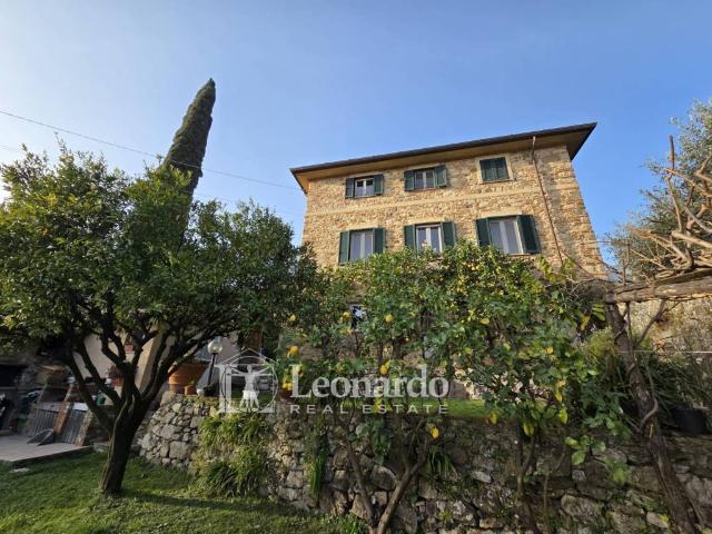 Villa Indipendente in vendita a Massarosa, Toscana