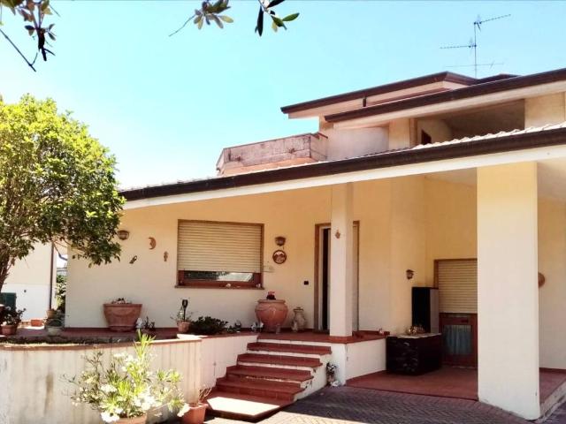 Villa Indipendente in vendita a Massarosa, Toscana