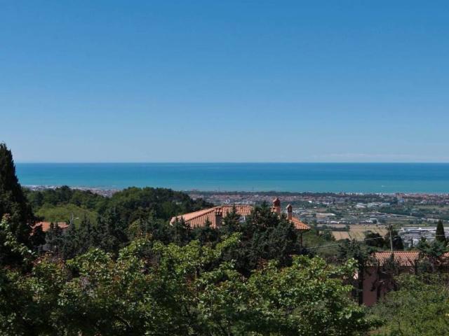 Villa Indipendente in vendita a Massarosa, Toscana