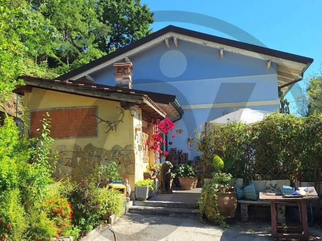 Villa Indipendente in vendita a Massarosa, Toscana
